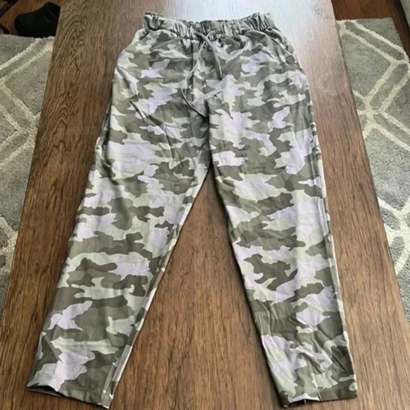 lululemon athletica Pants - Lululemon Keep Moving High Rise Camouflage Pant 6